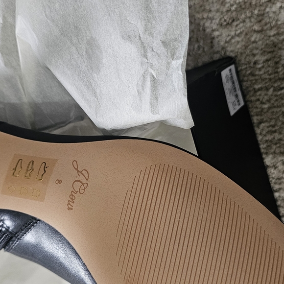 Elegant Black Leather Ankle Boots - Picture 5 of 8